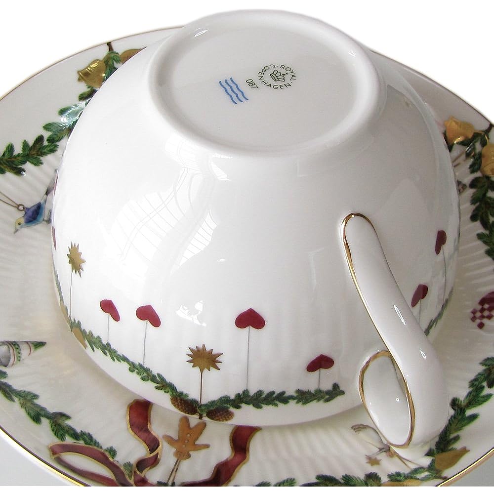 Royal Copenhagen Star Fluted Christmas Collection Tea Cup & Saucer 300ml 2503086 2503086 [Parallel Import]