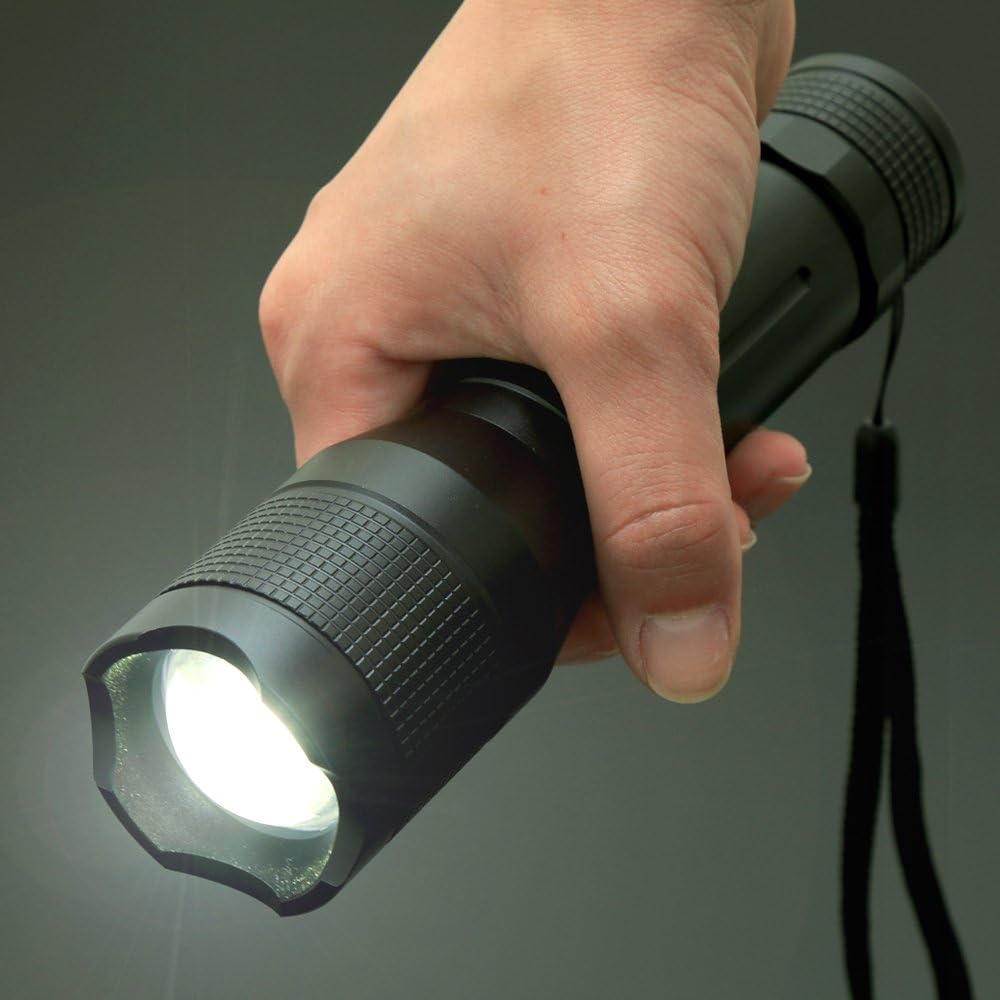 Iris Ohyama LED Flashlight Handy Light Zoom Function Latest Powerful Disaster Prevention Goods Disaster Prevention Camping Climbing