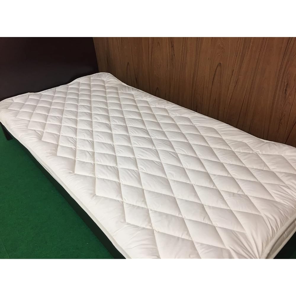 100% French wool bed pad (wide double) 154 x 200cm Made in Japan Washable Unbleached Plain 35% cotton 65% polyester Rubber at 4 corners