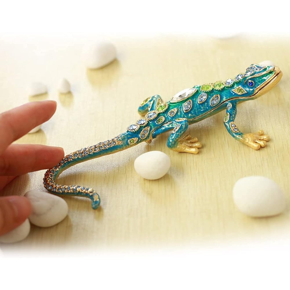 <Lizard (emerald green)> Pierce
