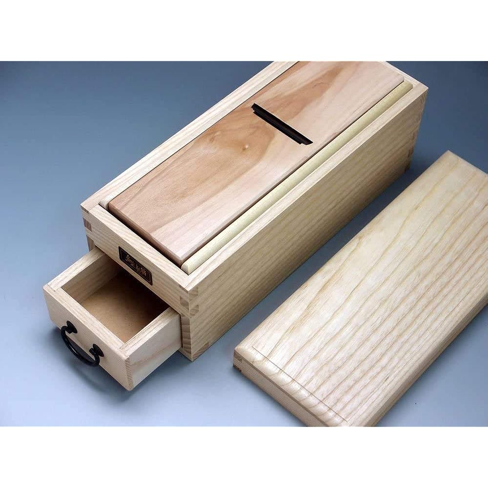 Enjoy the flavorful freshly shaved bonito flakes Box 10 x 25 x Height 11cm Plain wood Made in Japan Enjoy the happiness of freshly shaved bonito flakes at home Nostalgic Enver Helluk (R)
