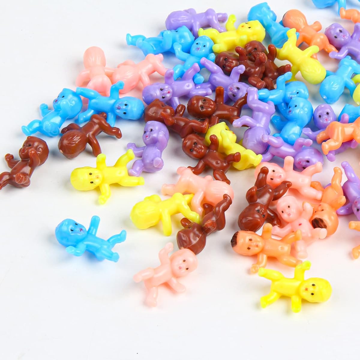 SULOLI Plastic Baby Set, 120 Pieces Mini Baby King Cake Baby Shower Party Favor 1 Inch