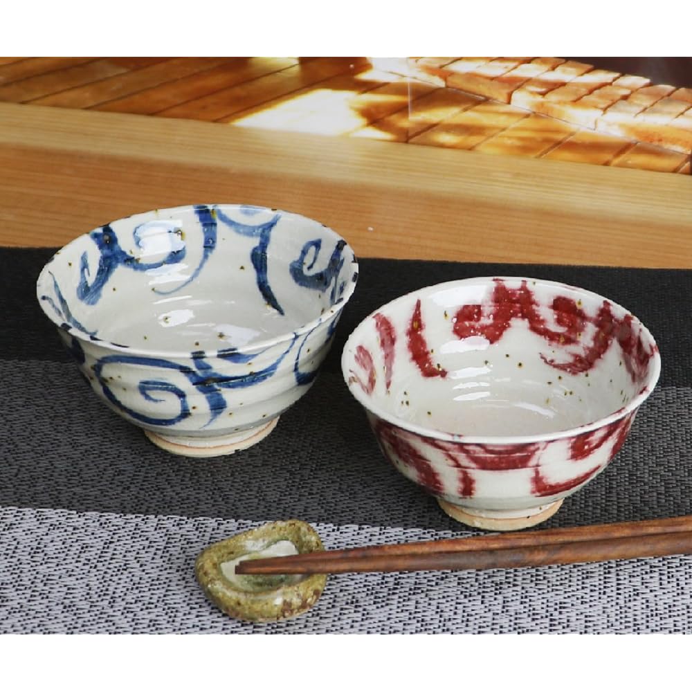 Shigaraki ware married couple rice bowl [Water surface arabesque (blue/red) set bowl w909-07_909-08] Pair Pottery tableware Rice bowl Gift