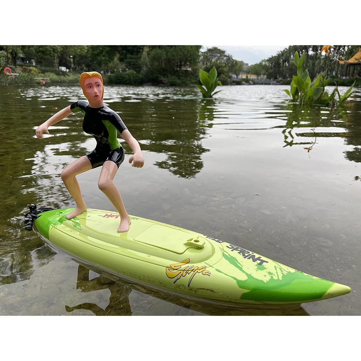 SOWOFA RC High Speed Surfboard 30km/h + Remote Control Boat 2.4G Extreme Surfing Figure Fun Speed Boat Water Toys (Color Character Style Random)