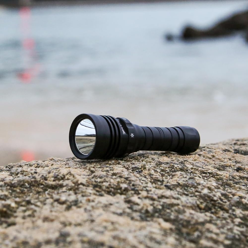 SecurityIng DFM01 Diving Light, Rechargeable, Bright, 1800 Lumens, Irradiation Range, 200M, 5 Dimming Modes, LED Diving Light, IPX-8 Waterproof, Used Up to 100M Underwater, Underwater Light, Diving, Magnetic Control, Underwater Flashlight with Battery