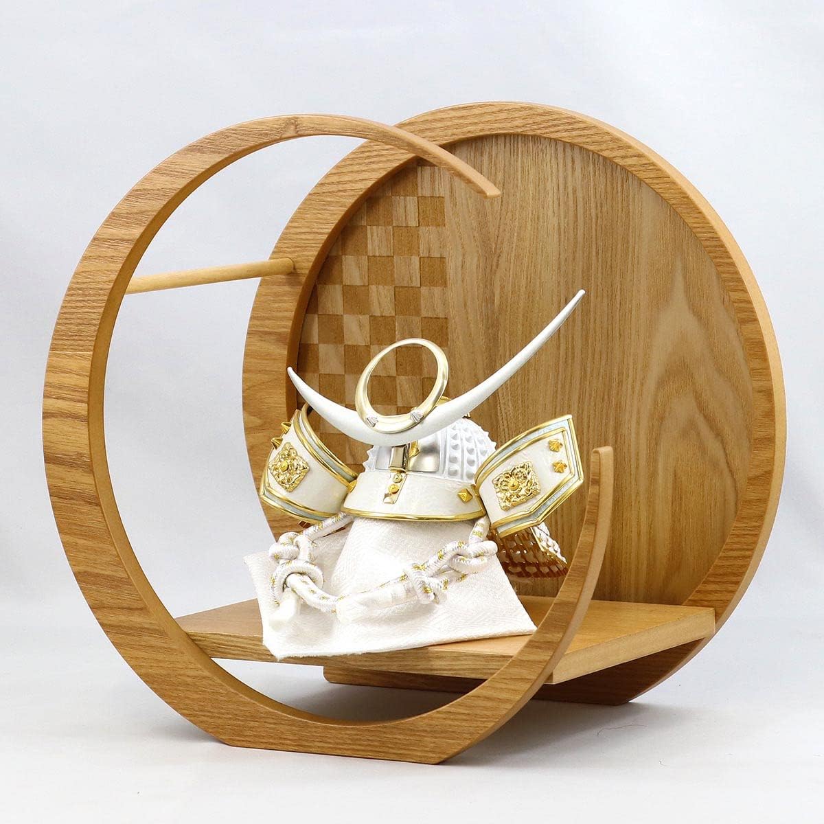 May Doll Compact Platinum Helmet Kenshin Uesugi Checkered Pattern Wooden Circular Crescent Shape Display Stand (Small) GOBZ-WK-U-H19 Mini Helmet Decoration