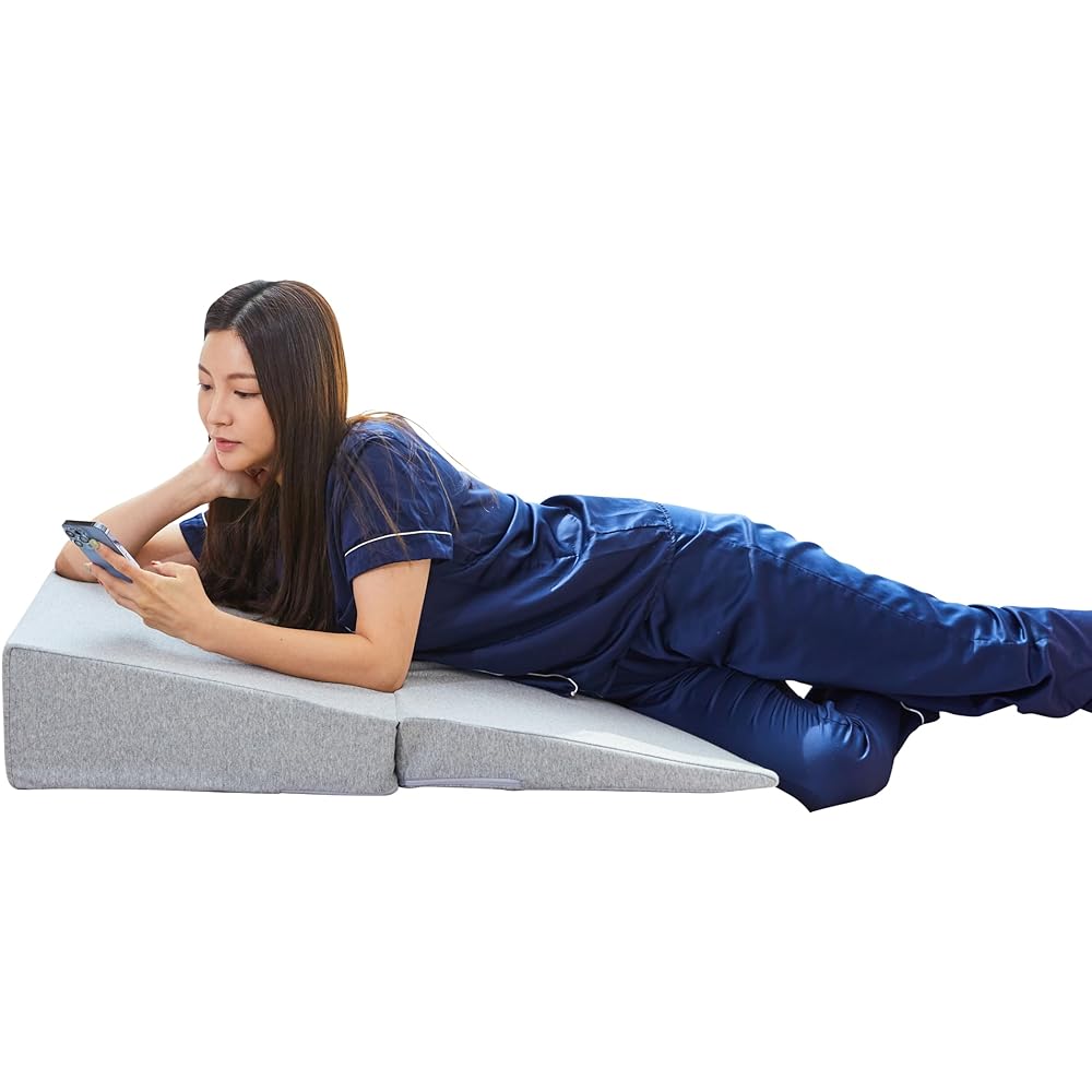 Dr.Shin Wedge Pillow Triangular Pillow Dr.Shin Reflux Esophagitis Triangular Cushion Exquisite angle supervised by a doctor Wide width 70cm Memory foam material No more waking up in the middle of the night. Comes with Japanese instruction manual