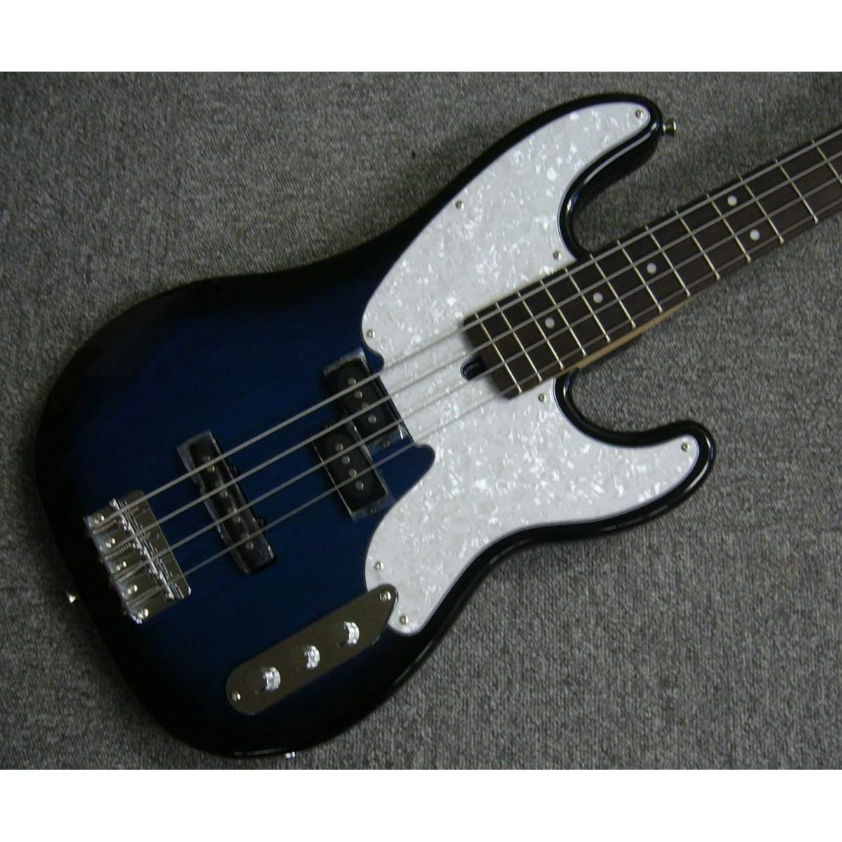 A higher-grade entry model! Bacchus Bass | Bacchus/BTB-PJ TBS (Trans Blue Sunburst) Electric bass with rose fingerboard / Well-made entry model
