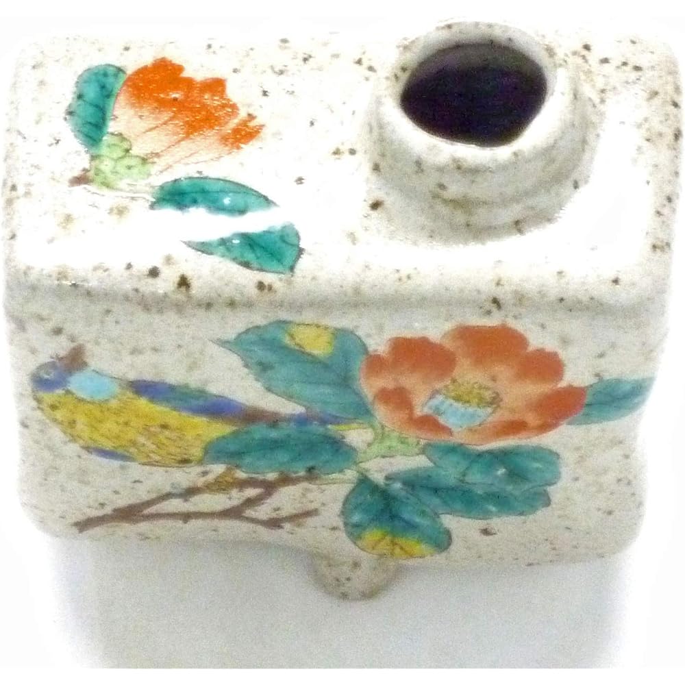 Kutani ware [single vase] camellia and bird