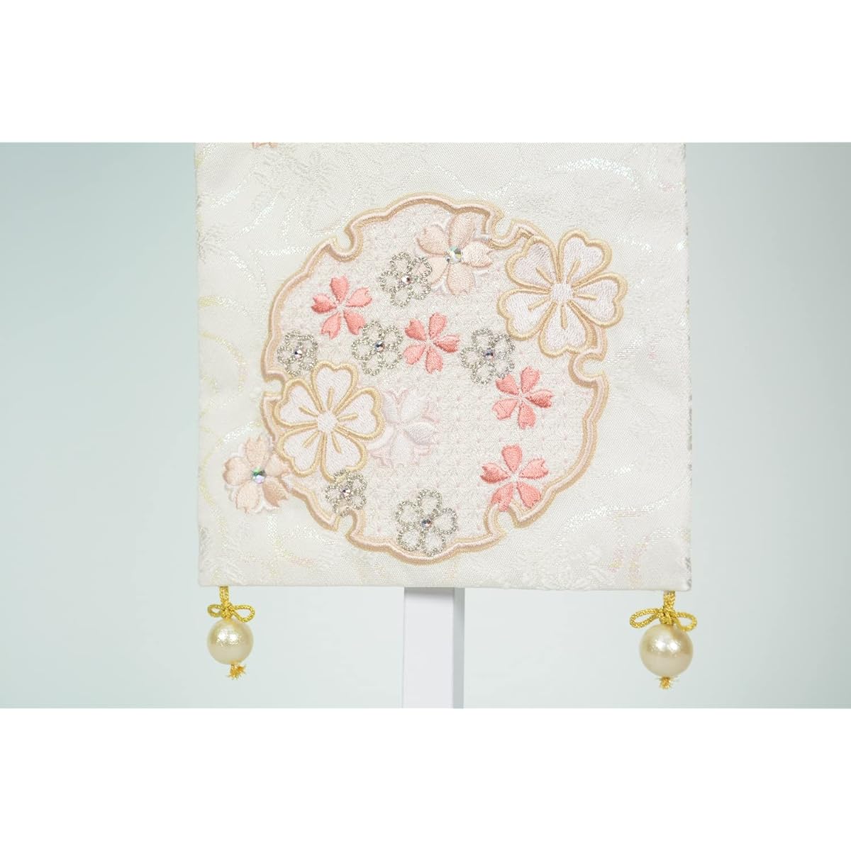 White name flag set with white stand, Yukihana, medium size, heart ribbon gold brocade embroidered name flag, flag size 40cm, for girls (light pink thread embroidery/white tassel)