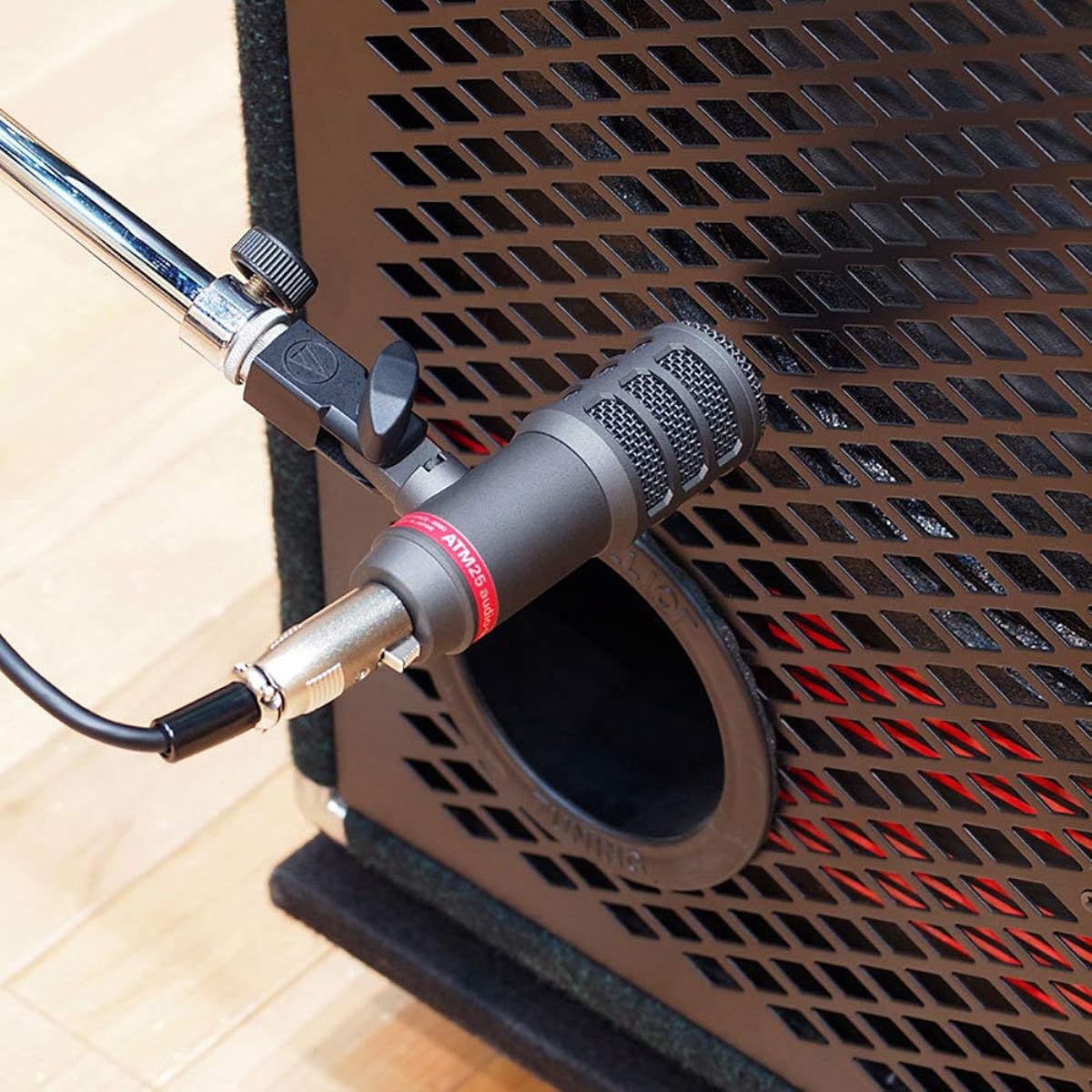 Audio-Technica Dynamic Microphone ATM25 / Hyper Cardioid / Bass Drum / Bass Amplifier / Floor Tom / Bass Instrument / Mic Pouch Included ATM25 Black