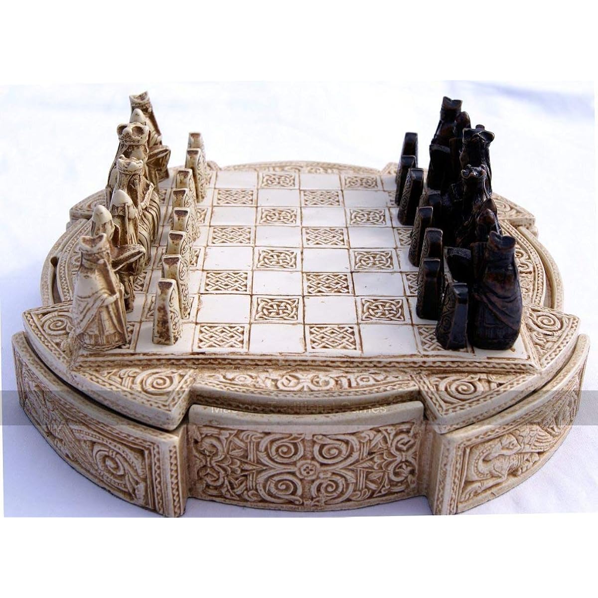 Isle of Lewis Compact Chess Set (9 inch, cream cabinet)