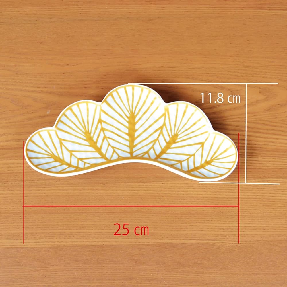 New Year Tableware, Appetizer Plate, Japanese Food Serving Plate, 25cm, Japanese Tableware, Lucky Charm, Matsuba, Arita Ware, Yukimatsuba, White, Set of 2, Pair
