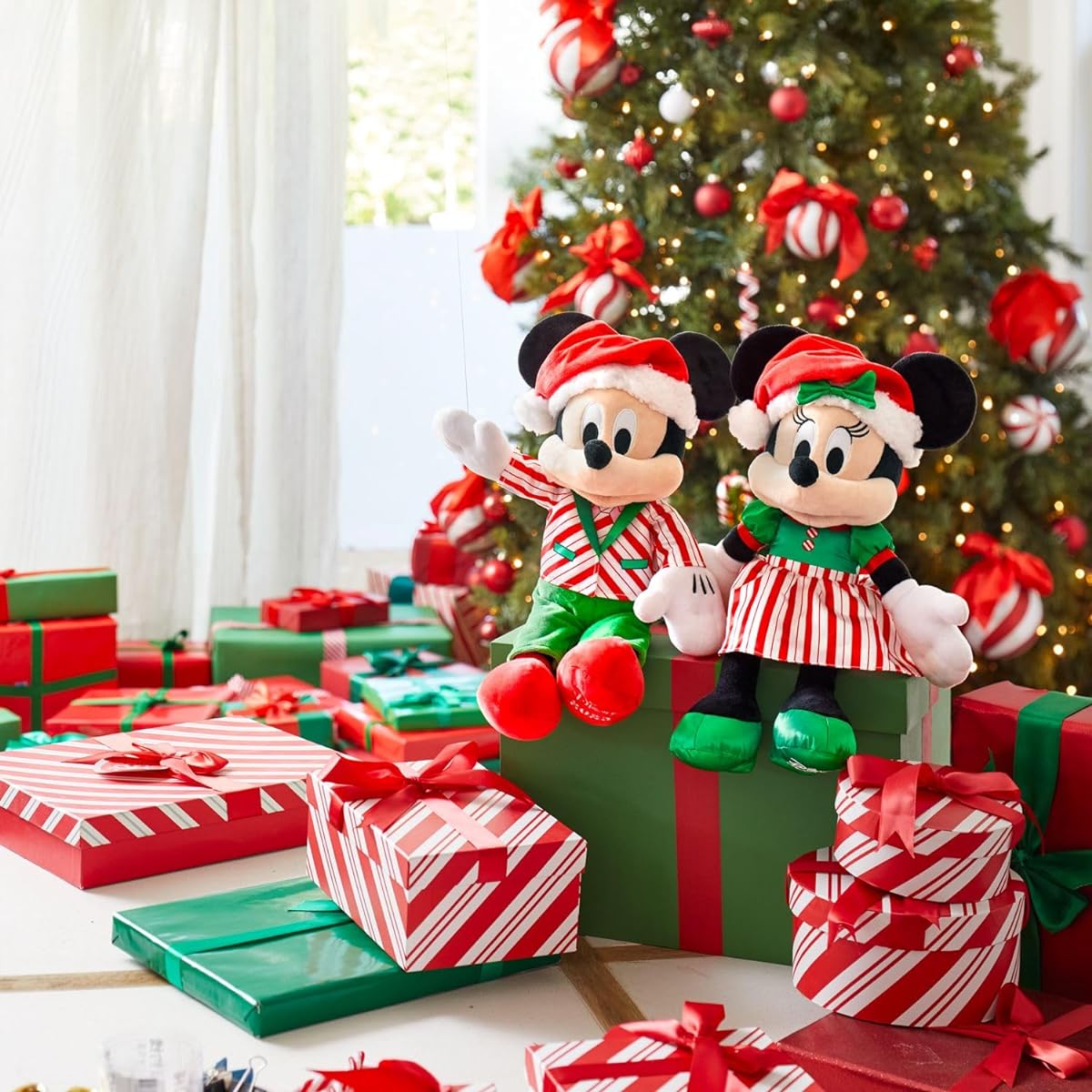 Minnie Mouse Holiday Plush 2023 – Medium 15 inch