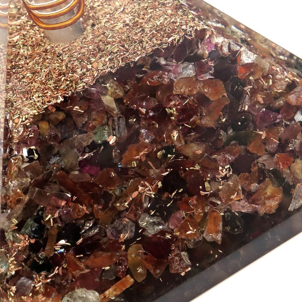 [GOLD STONE] Natural stone used, crystal single crystal, orgonite pyramid, spiritual goods, width approx. 65-70mm, tourmaline