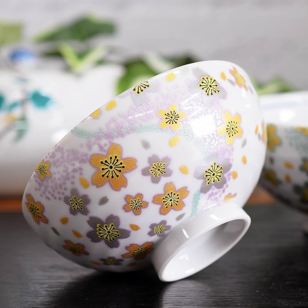 Married couple's bowl, stylish tableware, Kutani ware, pair, rice bowl, curved water flower, ceramic bowl, brand, Japanese tableware, made in Japan