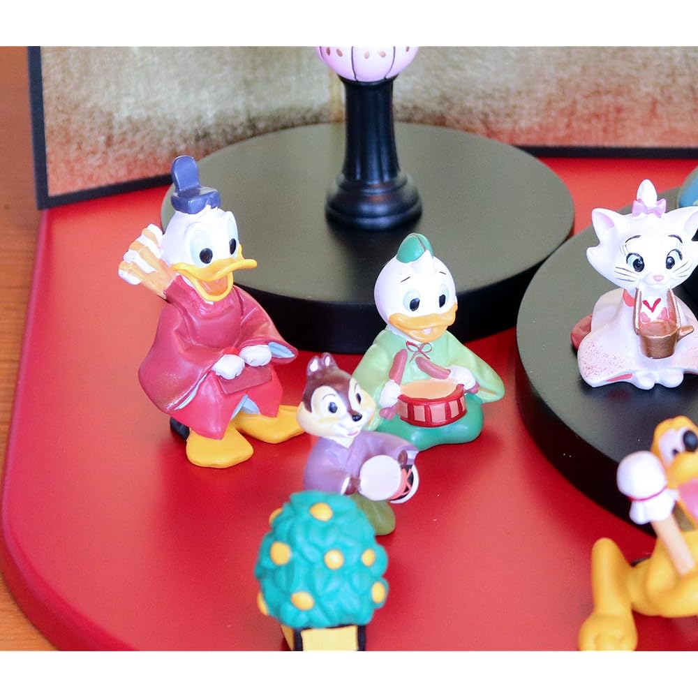 Yoshinori Hina Doll Compact Disney Character Tiered Decoration 183118