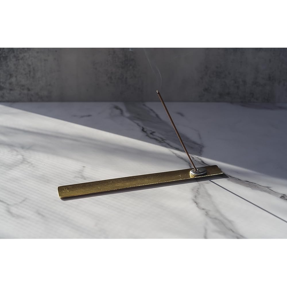 #Divina Incense Palo Santo Sandalwood Incense Sticks Low Smoke Sandalwood Comes in a Paulownia Box with Incense Holder Made in Kyoto 40 Sticks Purifying The Scent of a Long-established Inn or Luxury Restaurant (Incense Plate Set)
