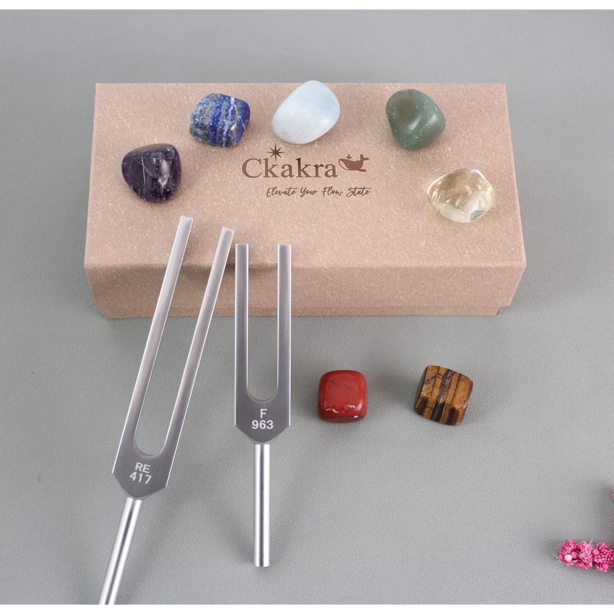 Tuning Fork with Chakra Healing Crystal Kit, 417Hz & 963Hz Solfeggio Frequencies, Meditation & Relaxation, Self-Care Gifts for Women, Recyclable Packaging (Shiny Silver)