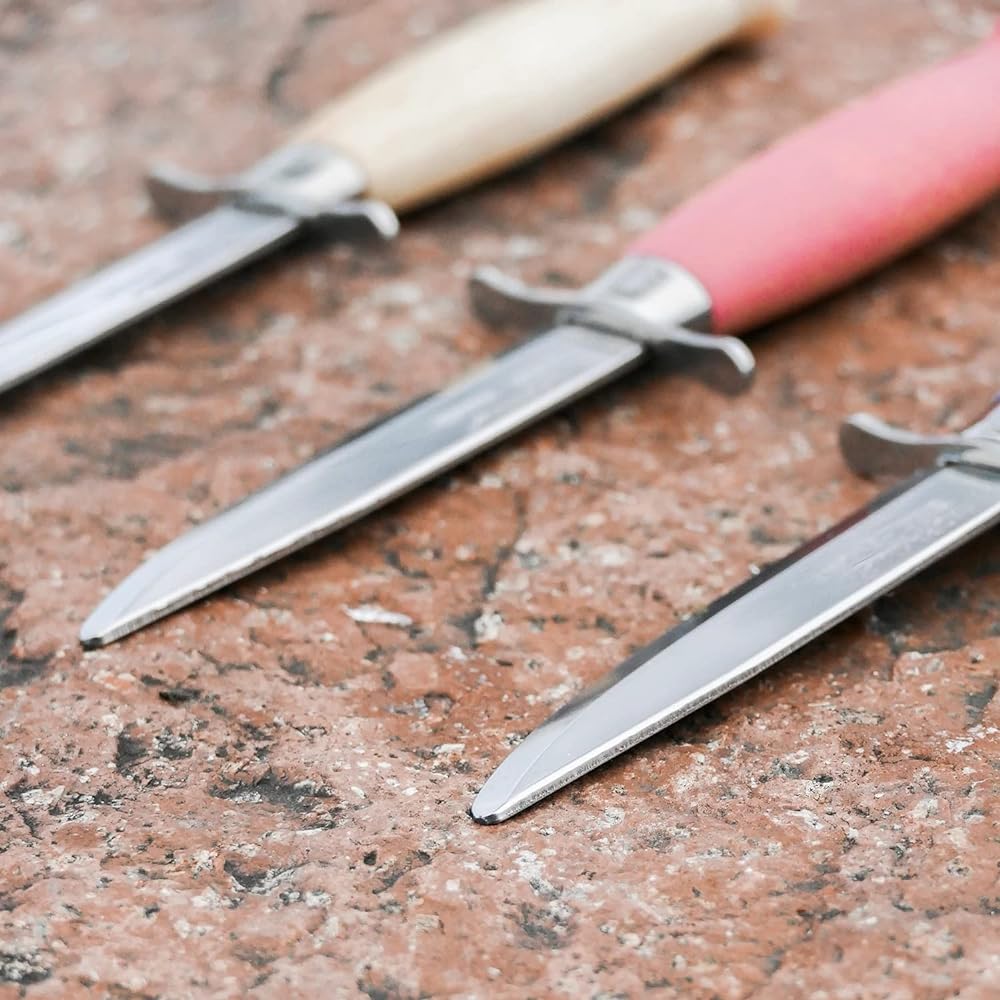 Morakniv Scout 39 Safe Stainless Steel Kids Knife Safe Design (Lingonberry)