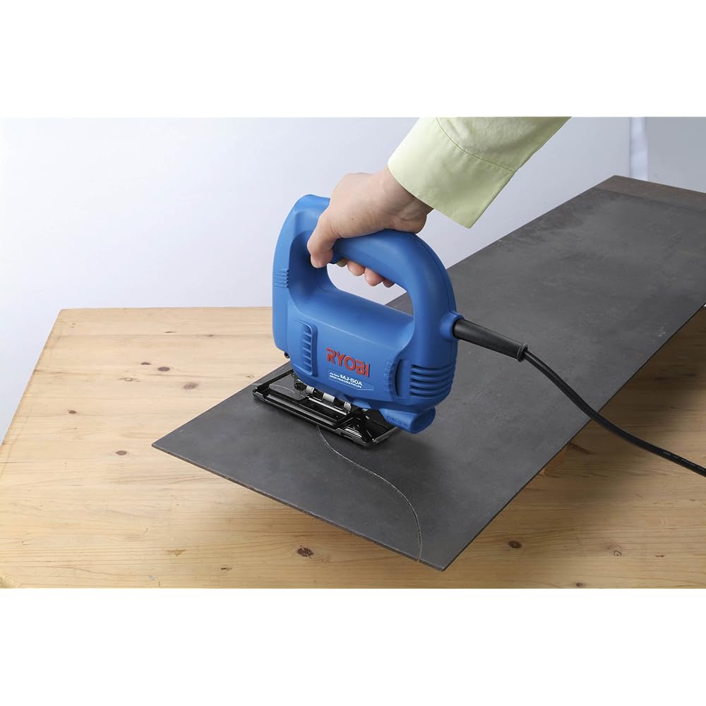 Kyocera Old Ryobi Jigsaw MJ-50A 615919A [Easy-to-grip and easy-to-use introductory machine] Cutting capacity: 50 mm of wood, 3 mm of mild steel plate, slant cutting (left and right) 0 to 45 degrees, lightweight 1.7 Kg
