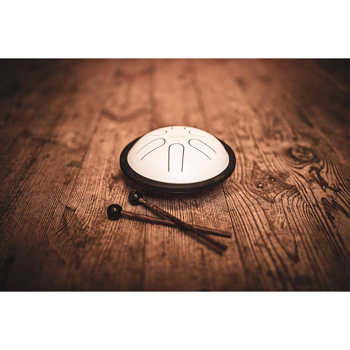 Suzuki NINO Mini Melody Steel Tongue Drum NINO980WH with Mallets [Official Japanese Product] 6 Sound Plates - Every Sound Plate Resonates Beautifully, White
