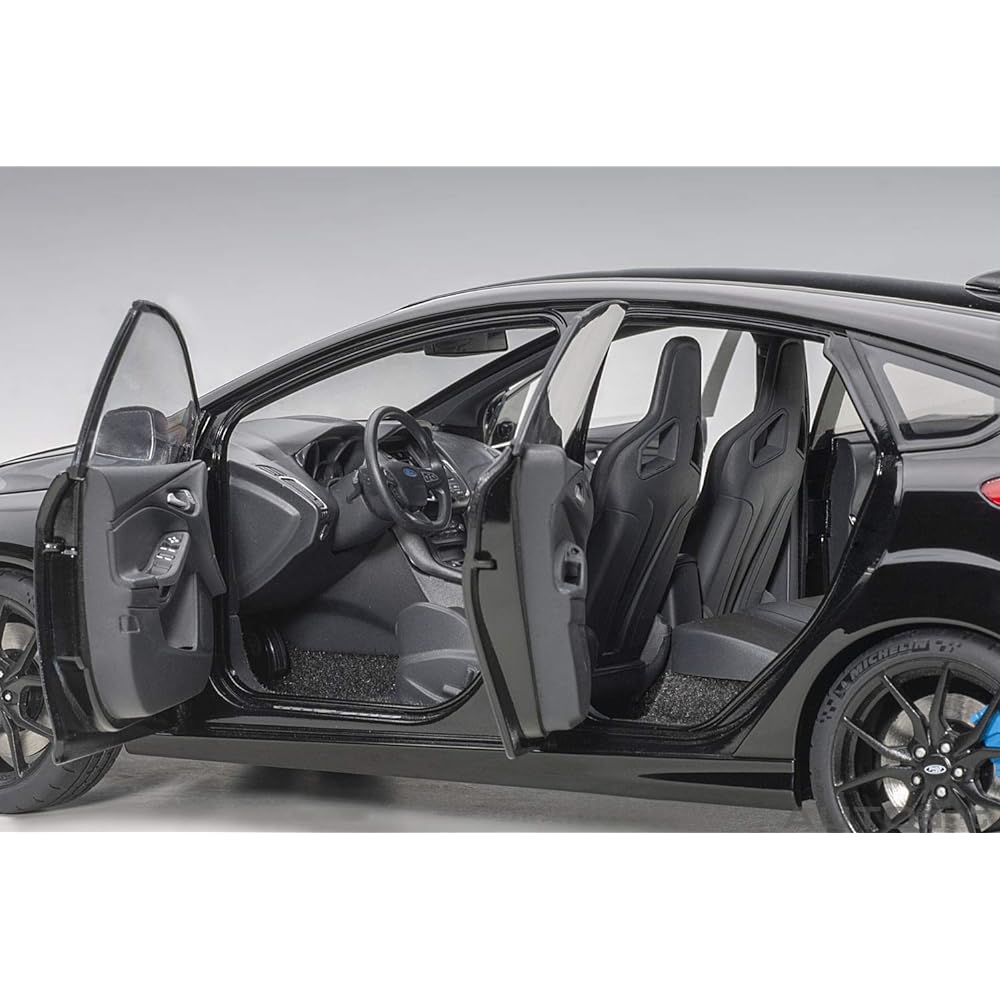 AUTOart 1/18 Ford Focus RS Black Finished Product