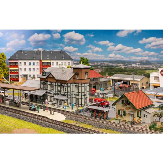 Faller 190085 Sonneberg Train Station Action Set