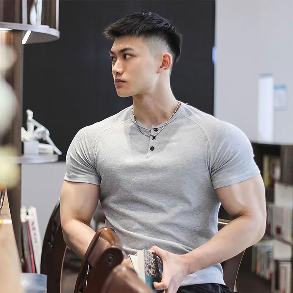 [KULIXI] Henley Neck Short Sleeve Men's T-Shirt Fitness Stylish Inner Shirt Stretch Casual Muscle Training Gym T-Shirt Plain Cut and Sewn Large Size DX5345