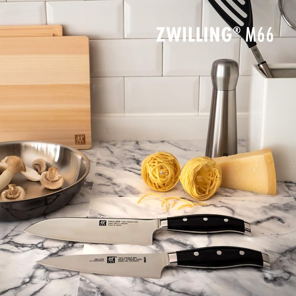 Zwilling "Twin Cell Max M66 Petty Knife 130mm Made in Japan" Fruit Small Knife 3 Layer Multilayer Made in Seki City, Gifu Prefecture [Authorized Japanese Product] 30860-130