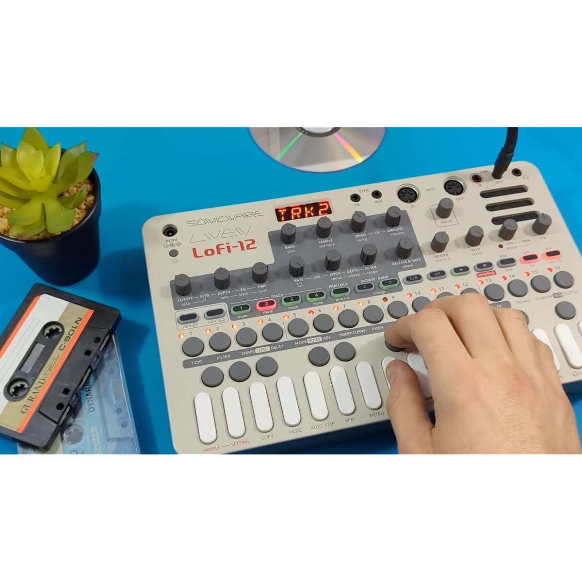 SONICWARE LIVEN Lofi-12 [Lo-fi sampling groove box] Retro sampler - 12-bit sampler mode, 4-track step sequencer, 10 voices, 11 track effects + 9 master effects, battery powered, built-in speaker
