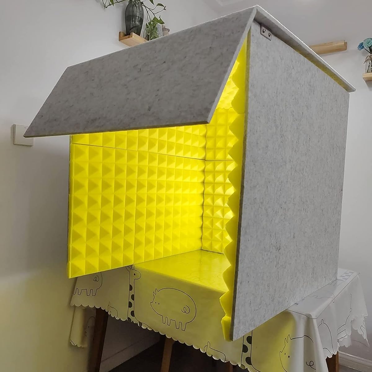 liminates reverb and noise floor, microphone soundproofing sound absorbing material for recording, conferences, and broadcasting, soundproofing material for business noise reduction, soundproofing wall, soundproofing sheet, soundproofing material, yellow