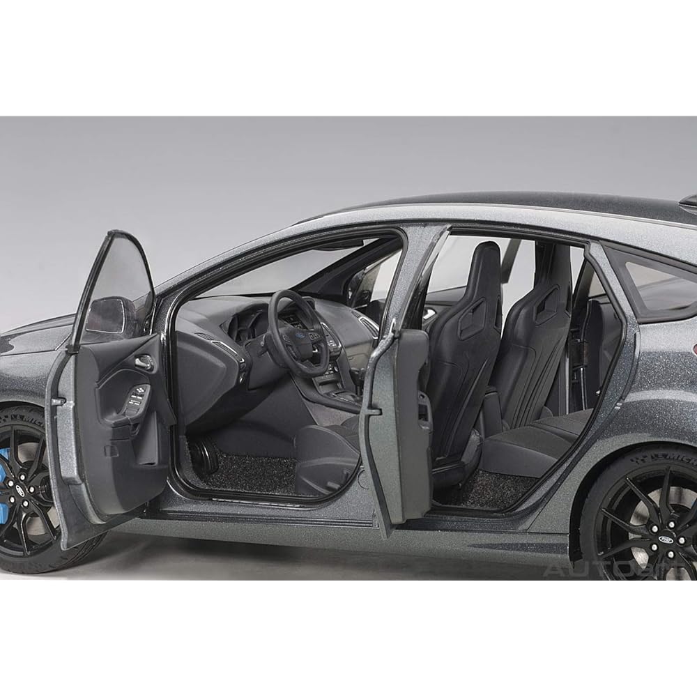 AUTOart 1/18 Ford Focus RS Metallic Gray Finished Product