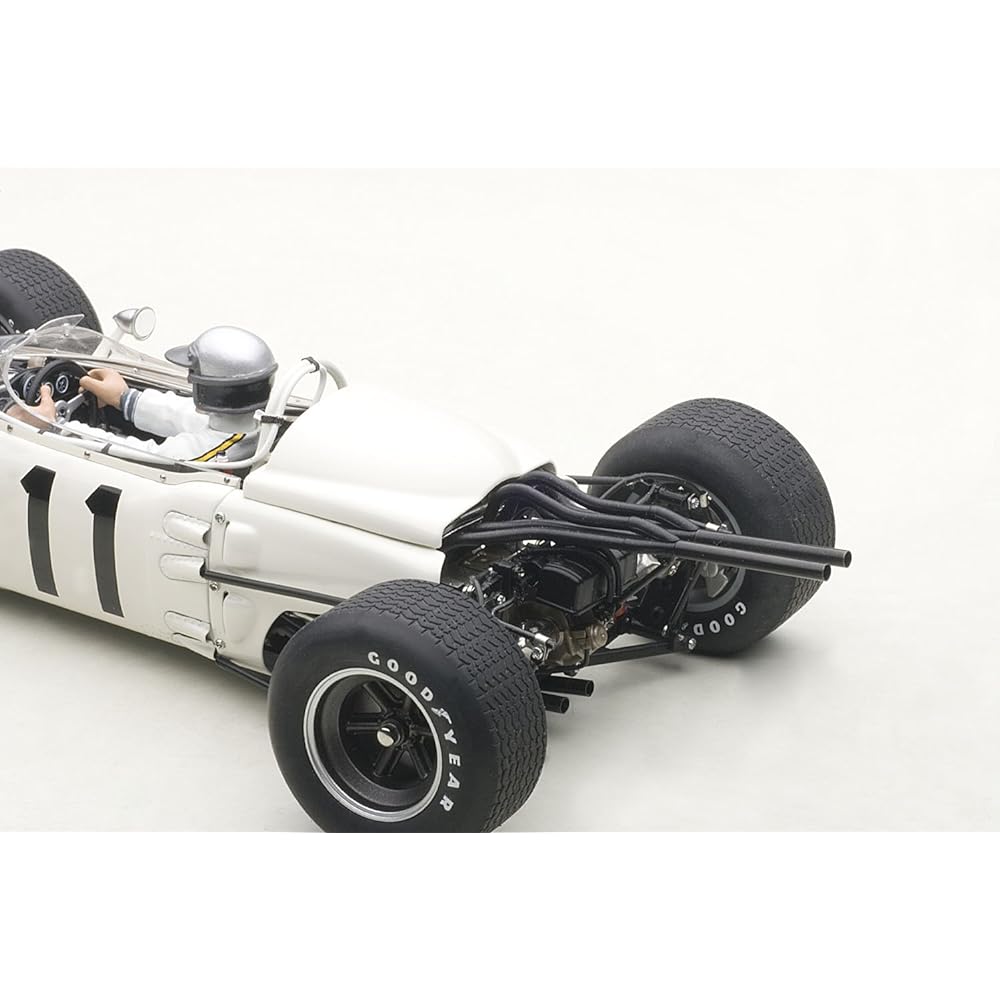 AUTOart 1/18 Honda RA272 F1 1965 #11 Mexico GP Winner (Richie Ginther/driver figure included)