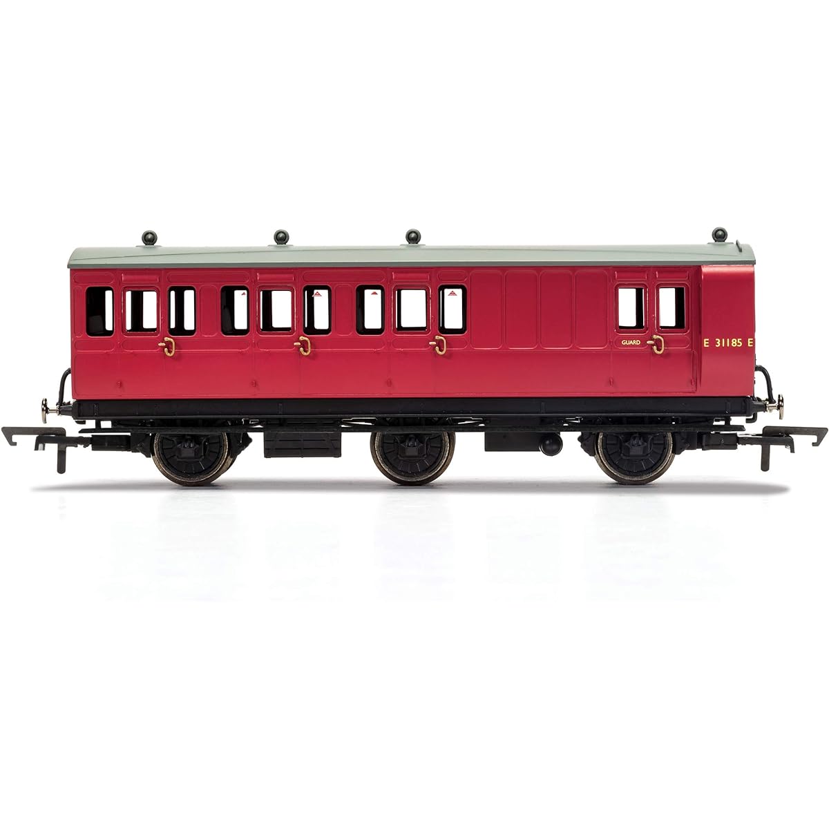 Hornby R40126 BR Crimson Brake 3rd Class 6 Wheel Electric Step Board E31185-Light Coach Red