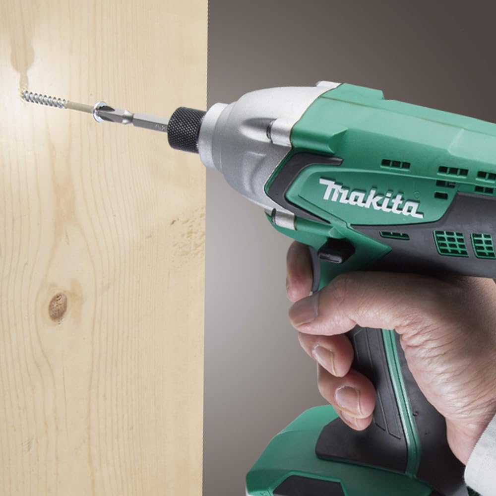 Makita Rechargeable Impact Driver 14.4V2Ah M695DSA with battery, charger, and case