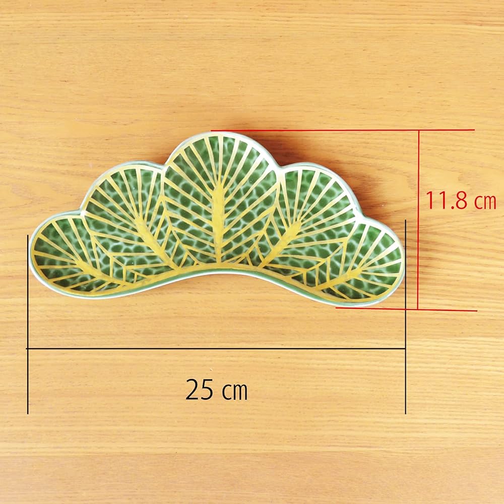 New Year Tableware, Appetizer Plate, Japanese Food Serving Plate, 25cm, Japanese Tableware, Lucky Charm, Matsuba, Arita Ware, Sachi Matsuba, Green, Set of 2, Pair