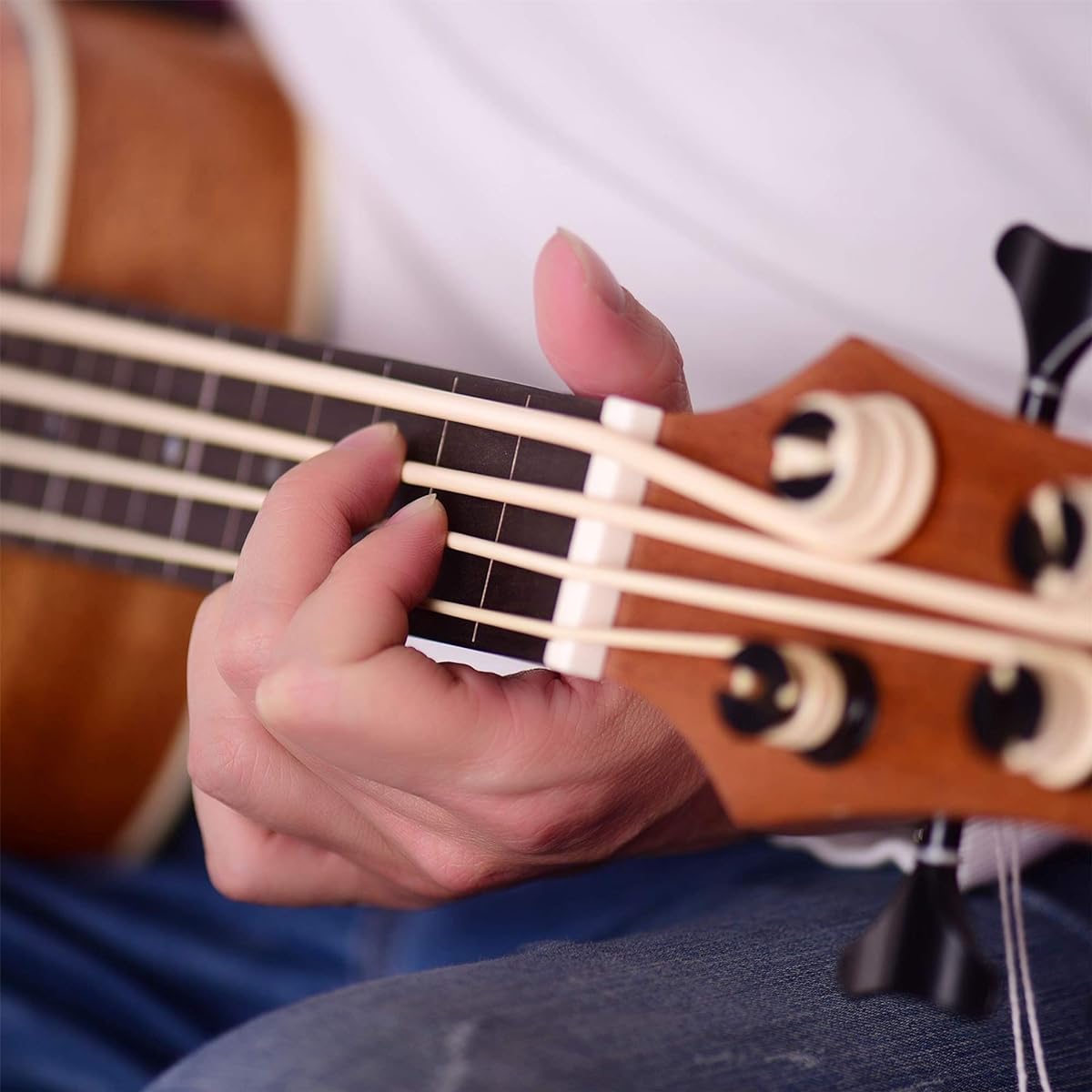 Ukulele 30 inch Electric Bass Ukulele Ukulele Uke Sapele Plywood Body Padauk Fretboard Rubber Strings Built-in Tuner EQ Fashion Clear Line Ukulele