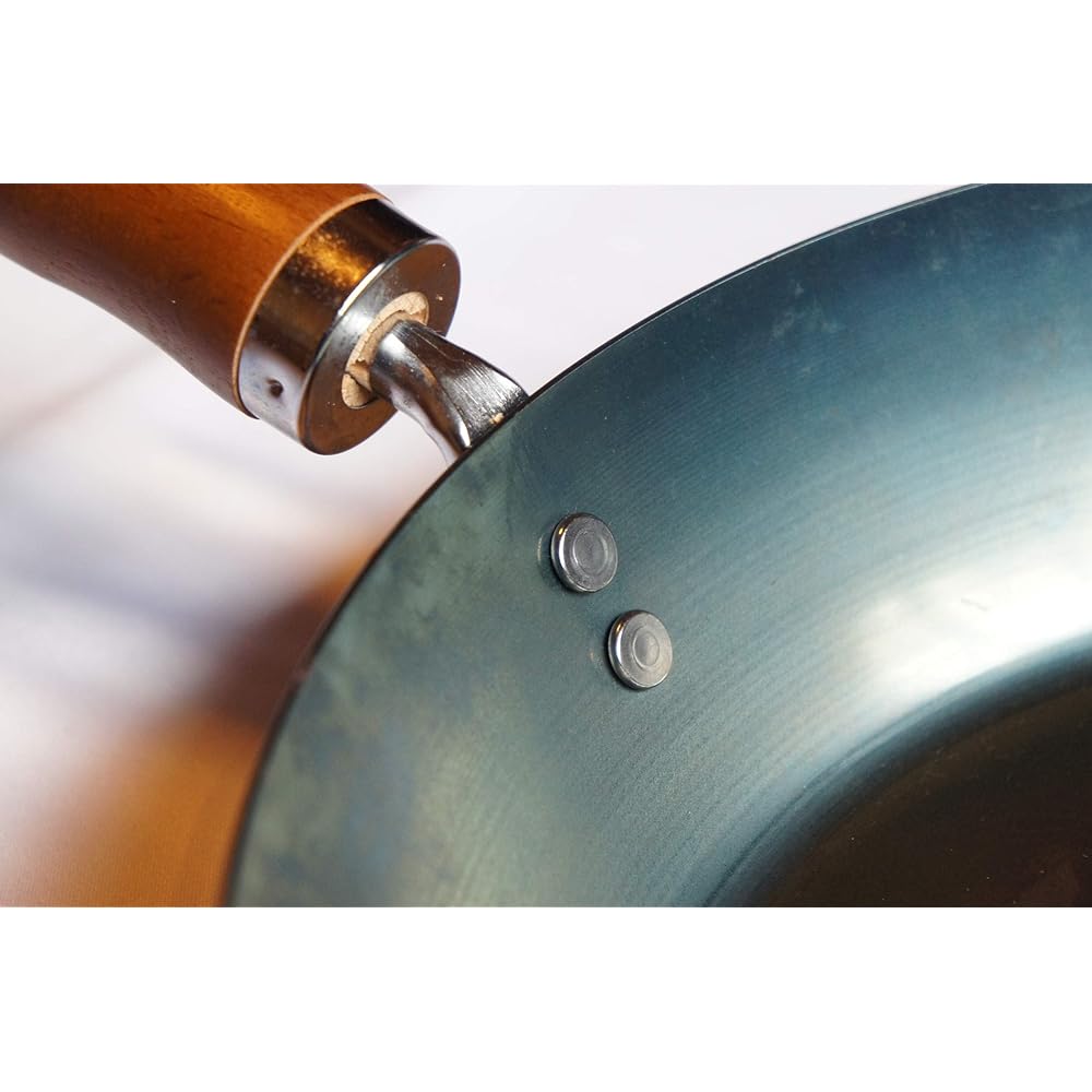 Iron frying pan that grows the more you use it, 28cm wooden handle, made in Japan, IH compatible, lightweight, no seasoning required, outdoor, camping