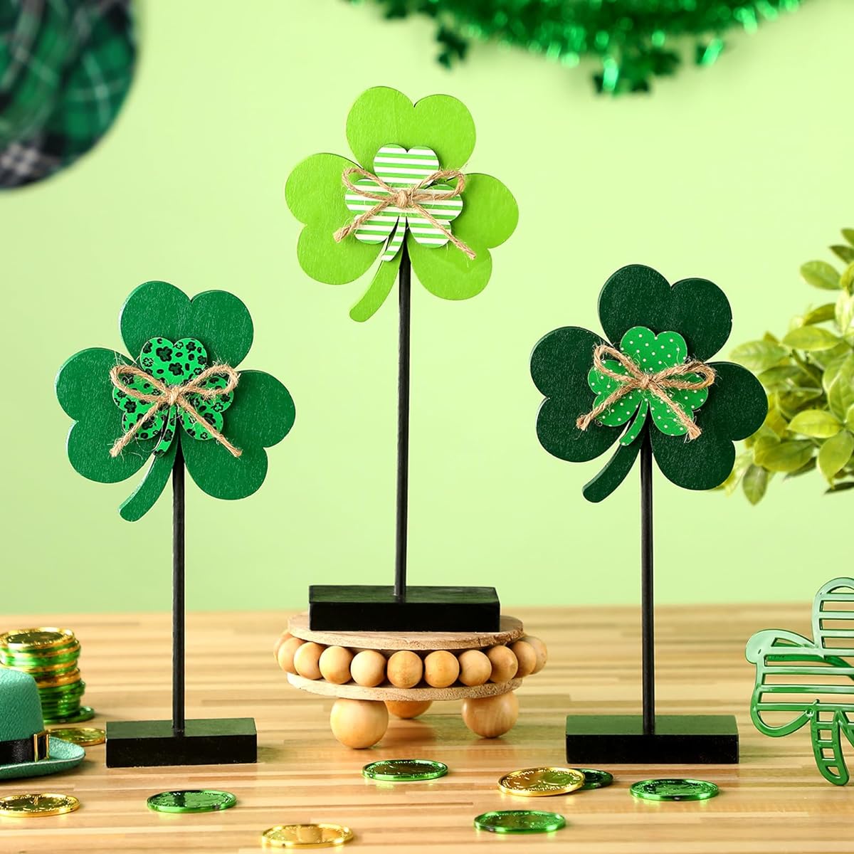 Burbell St. Patrick's Day Clover Table Wooden Sign Shamrock St. Patrick Home Decor Lucky Irish Freestanding Tabletop Centerpiece Wooden Cutout Clover Sign for Tiered Tray Decoration