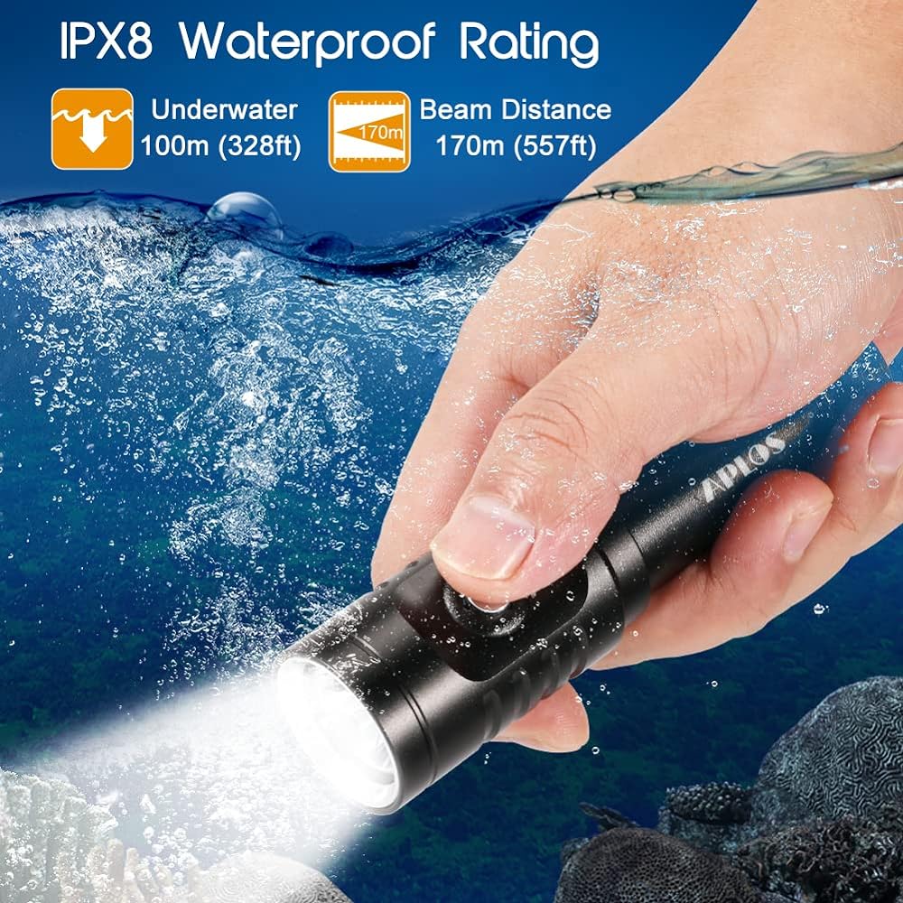 APLOS AP01 Diving Light 1050 Lumens Underwater Light Flashlight 3 Lighting Modes Power Indicator IPX8 Waterproof 100M Disaster Prevention Goods Suitable for Earthquake Prevention/Security Prevention/Fishing/Fishing/Camping/Climbing, etc.