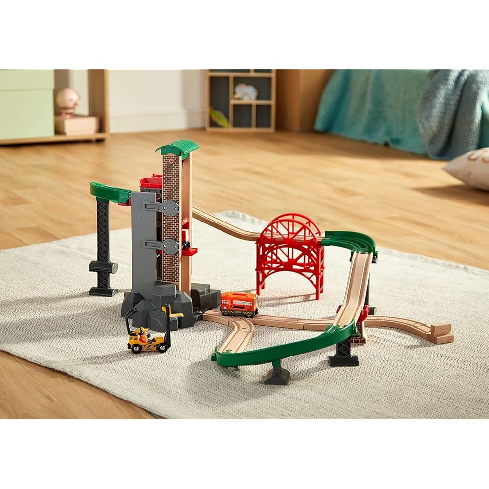 BRIO WORLD Warehouse Rail Set Ages 3+ (Train Toy Wooden Rail) 33887
