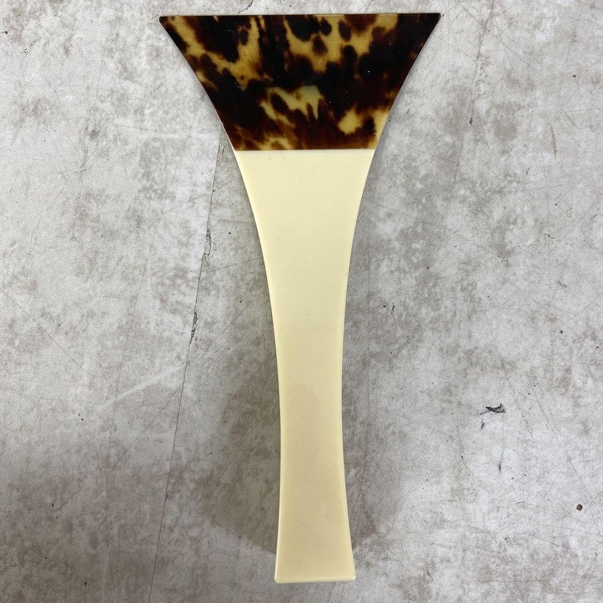 Shamisen tortoiseshell plectrum, genuine tortoiseshell, 9.7cm wide, weight 103g, storage case, Japanese musical instrument, performance tool, high-quality