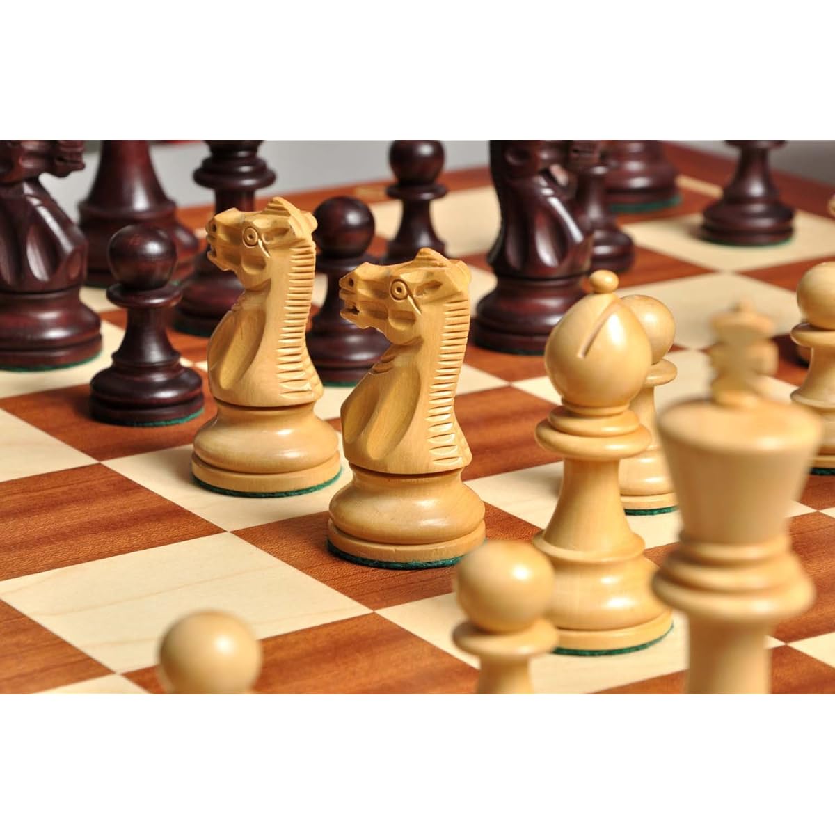 The House of Staunton Gold Leaf Grandmaster Chess Set Box Board Combination - 4.0" King - Rosewood Gold Plated & Boxwood