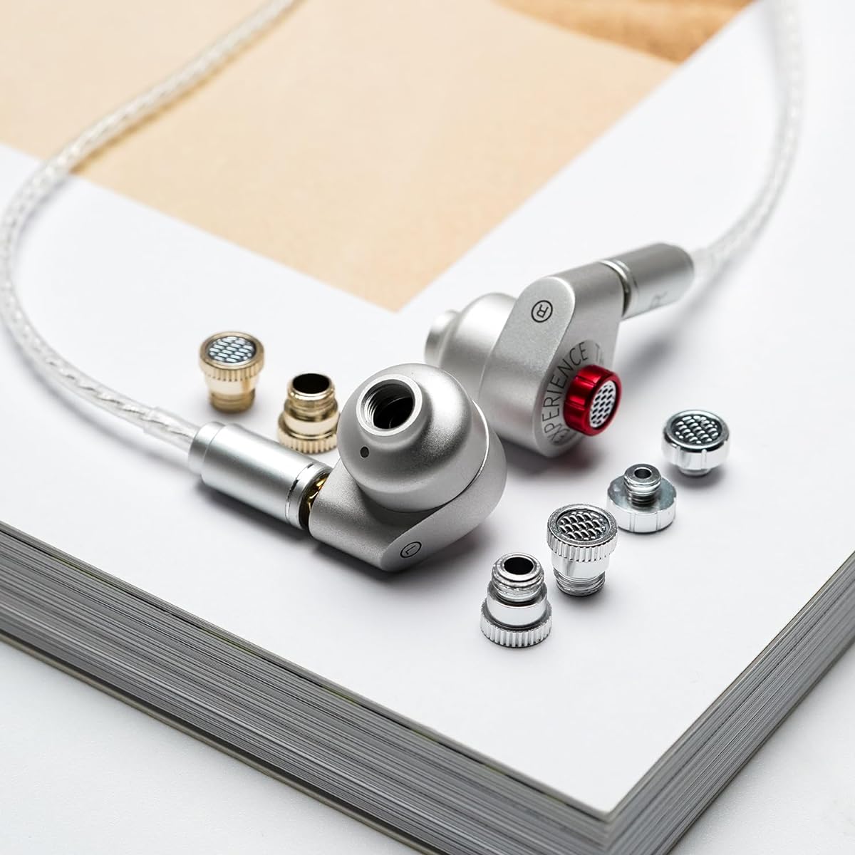 HiFiGo BGVP P05 Single Dynamic Driver In-Ear Monitor 10mm PU + Ceramic DD IEMs In-Ear Earphones with Adjustable Tuning Filter and Replaceable MMCX Cable (3.5mm with Microphone)