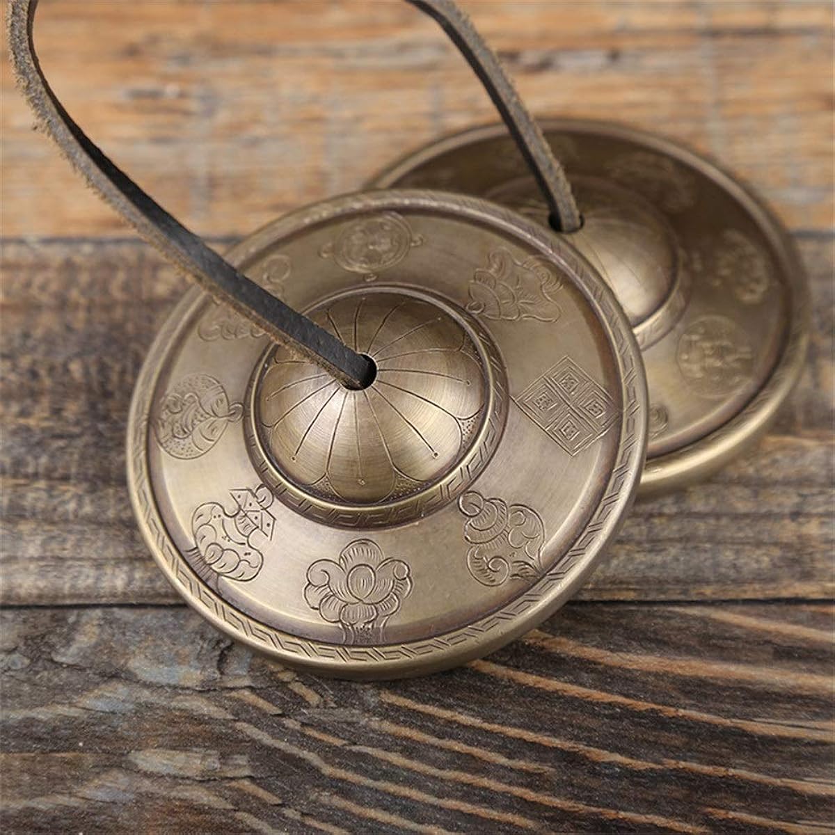 Tingsha Tibetan Bell Tibetan Tingsha, Tibetan Esoteric Buddhism Ritual Crafts, Eight Auspicious Tingsha Buddhist Religious Sacrificial Supplies (Color: Brass, Size: 8X8x0.8cm)