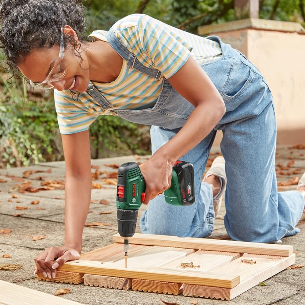 Bosch DIY 18V Cordless Driver Drill (1.5Ah battery, 1 charger (AL1810CV), 1 PH2 driver bit, carrying case) ED118