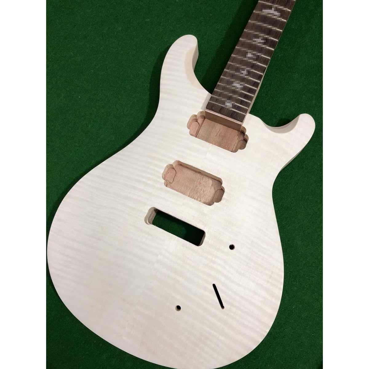1 Set Guitar Kit 22 Fret Guitar Neck 24.7 Inch Mahogany Maple Wood Guitar Body Rosewood Fretboard DIY Guitar Project