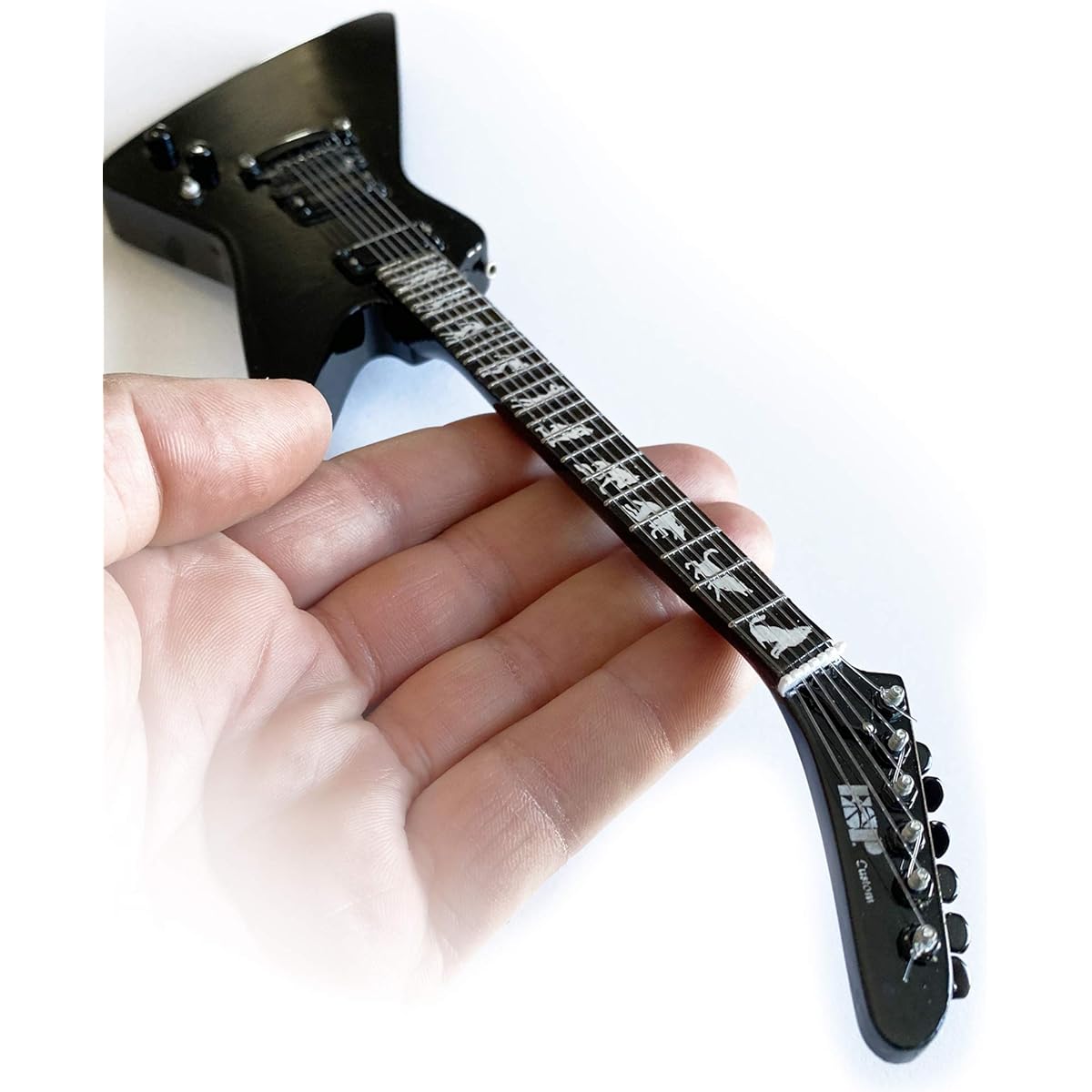 FanMerch Metallica James Hetfield Wolf To Man ESP Mx250 Custom 1992 Explorer Mini Guitar Replica 1:4 Scale Model JH-386