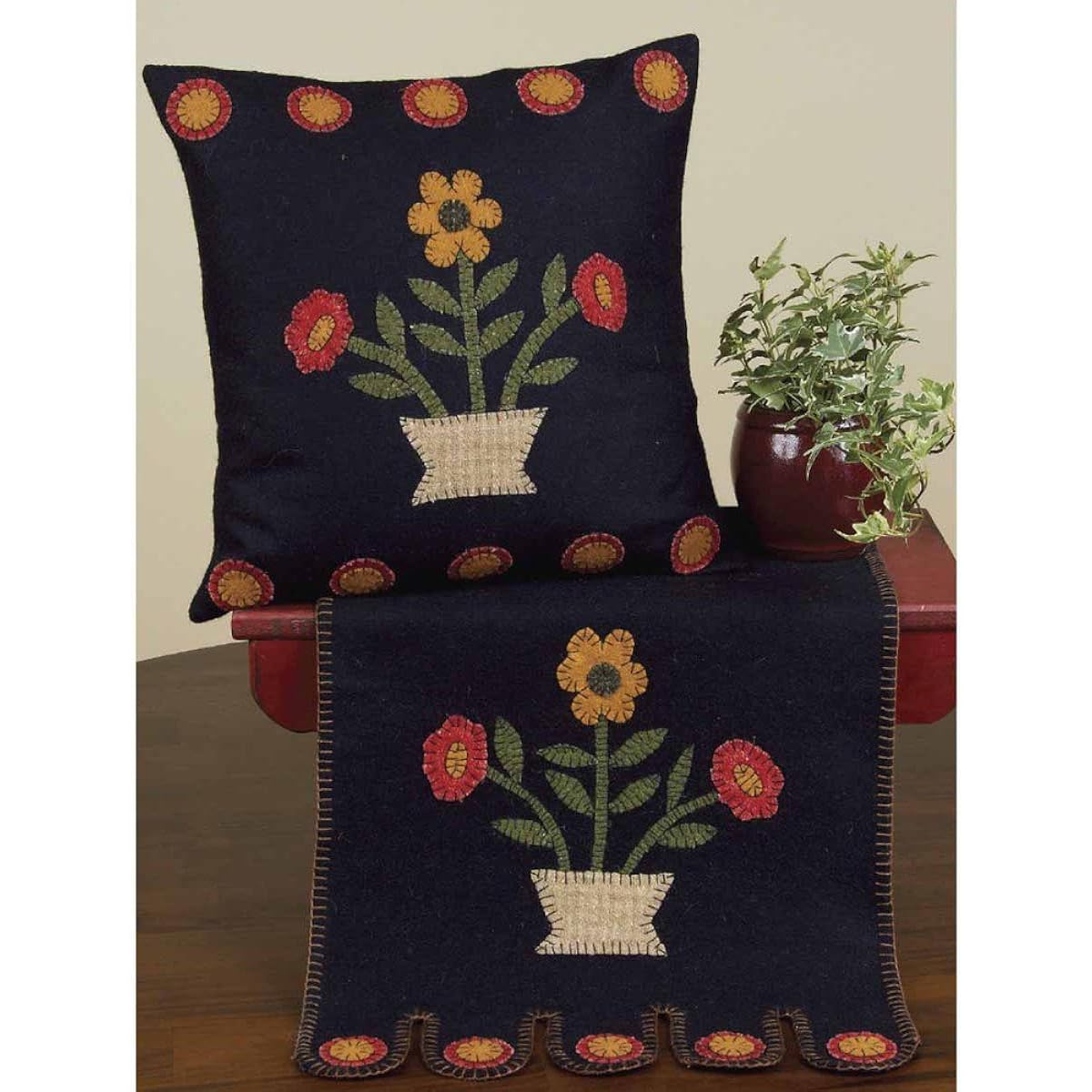 Raghu Home Collection Black Bloom Table Runner x 18 (TRAR0101)